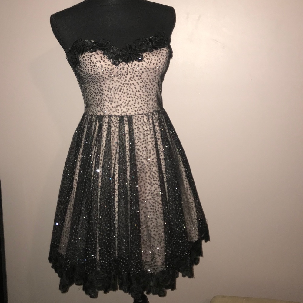 SOLD-Prom or Formal Strapless Black lace Dress Jr Sz 9